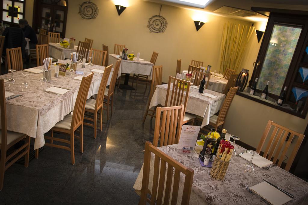 לאטיסאנה Hotel Ristorante Cigno מראה חיצוני תמונה