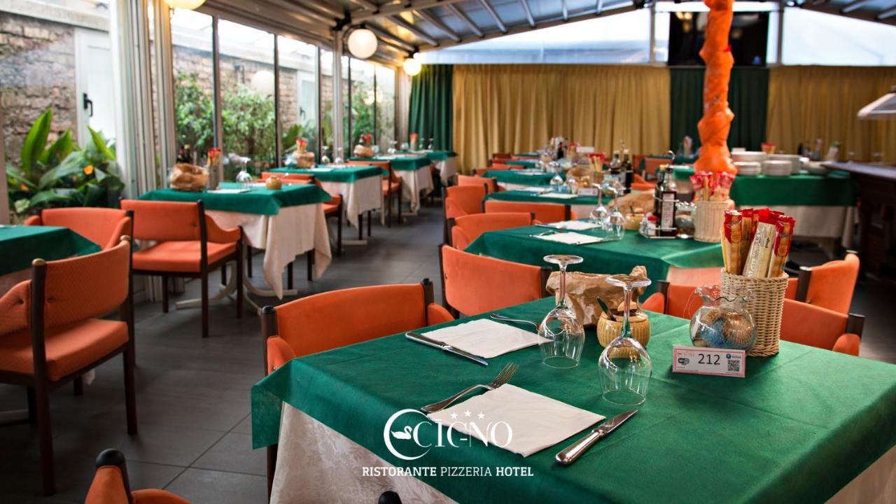 לאטיסאנה Hotel Ristorante Cigno מראה חיצוני תמונה